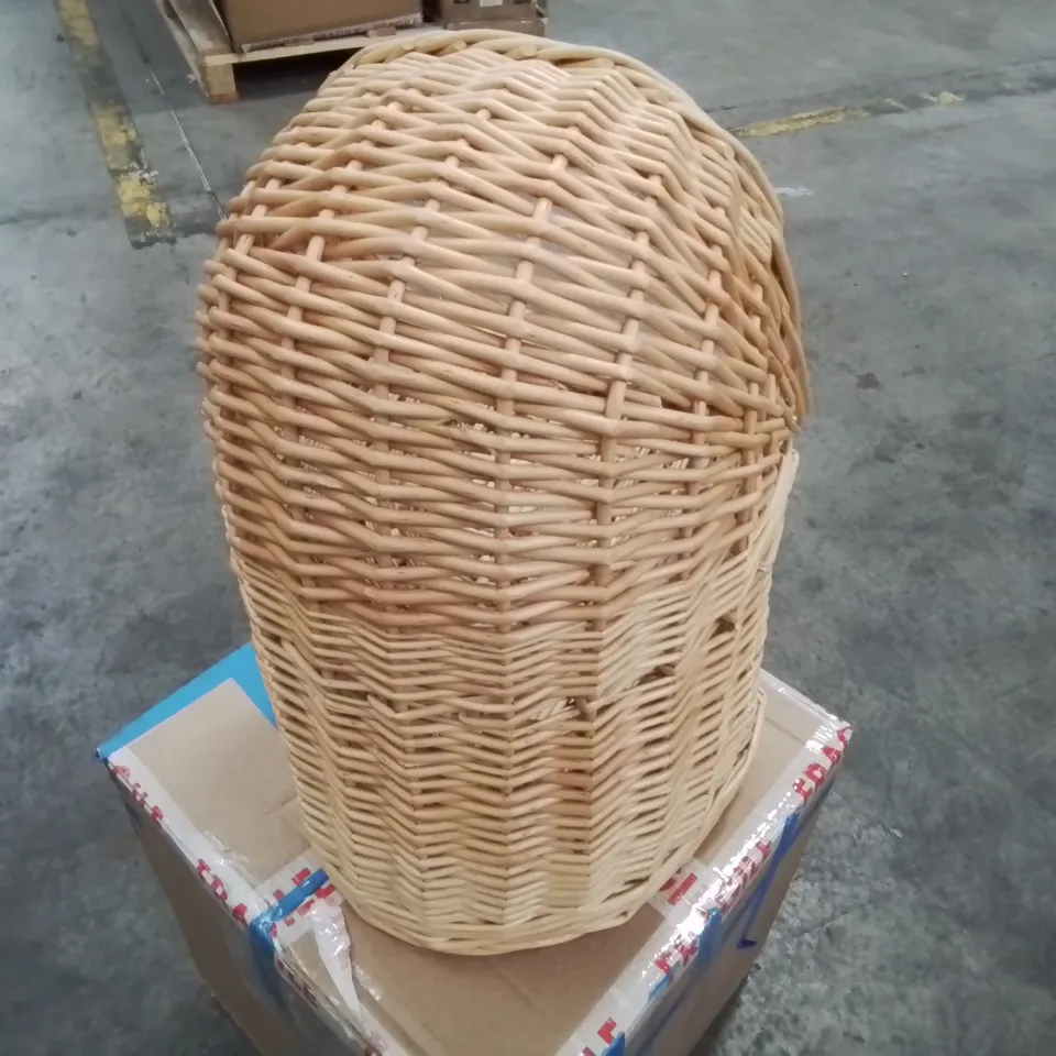 WICKER FOOD STORAGE CONTAINER