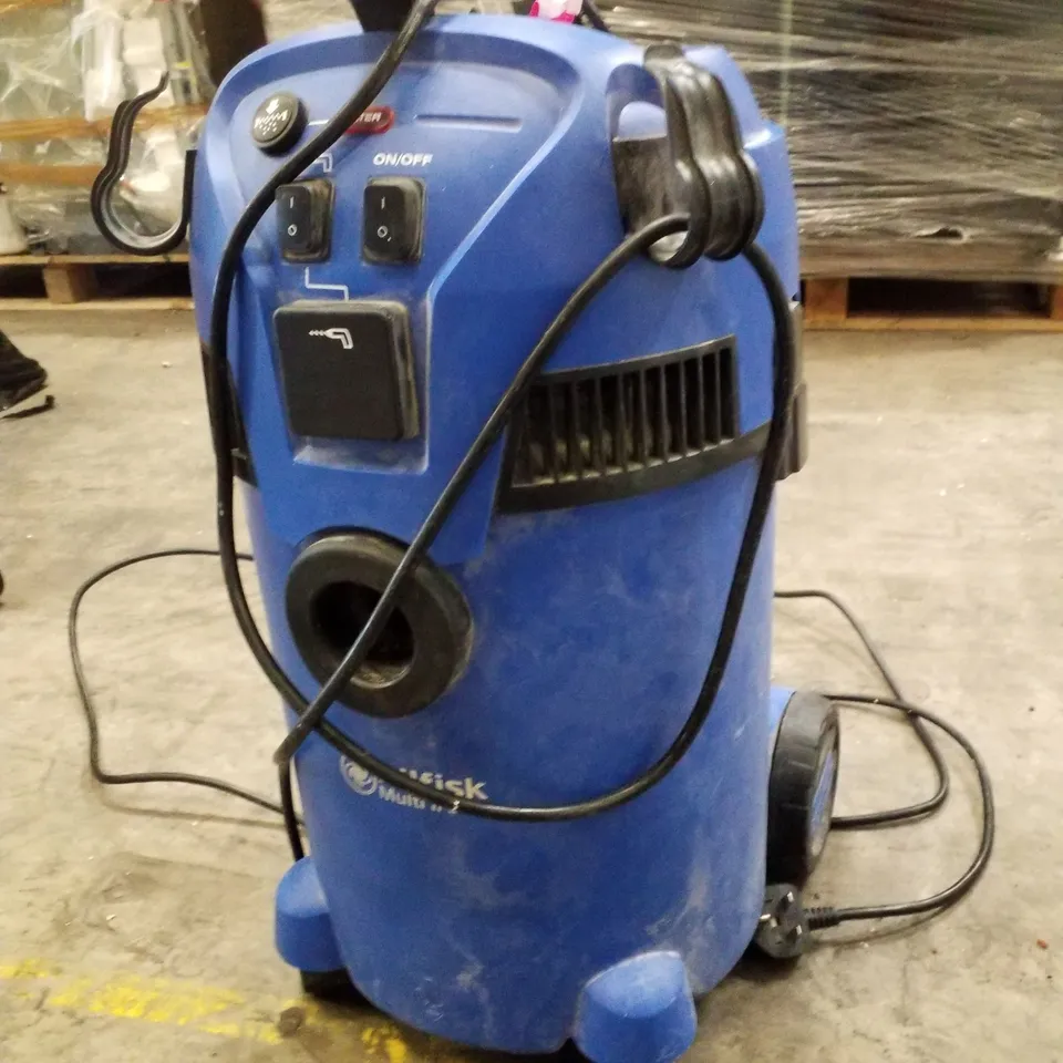 NILFISK MULTI II 30T VACUUM 