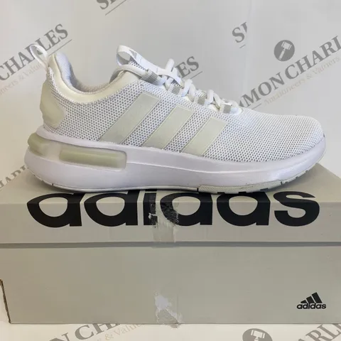 BOXED PAIR OF ADIDAS RACER TR23 WHITE TRAINERS SIZE 6