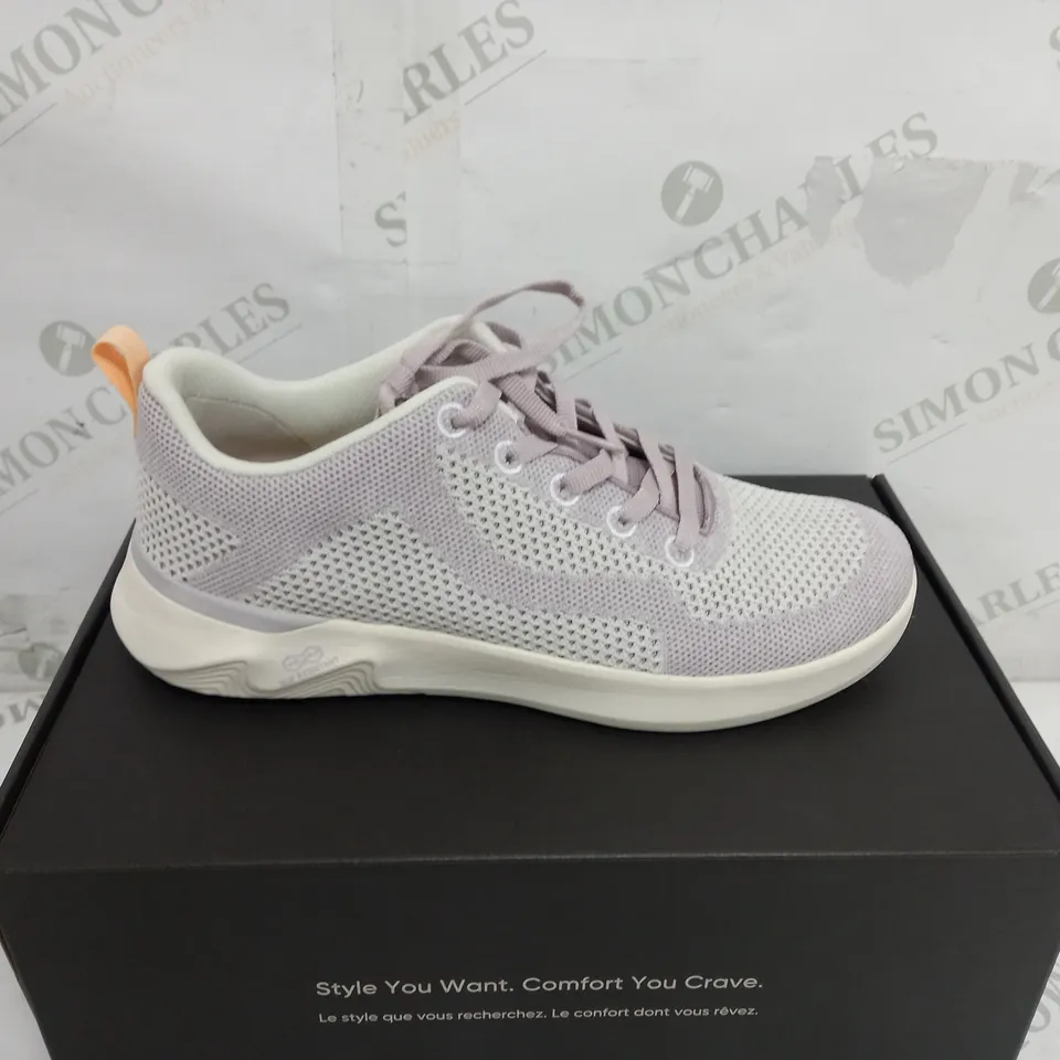 BOXED VIOLET VIONIC TRAINERS SIZE 6
