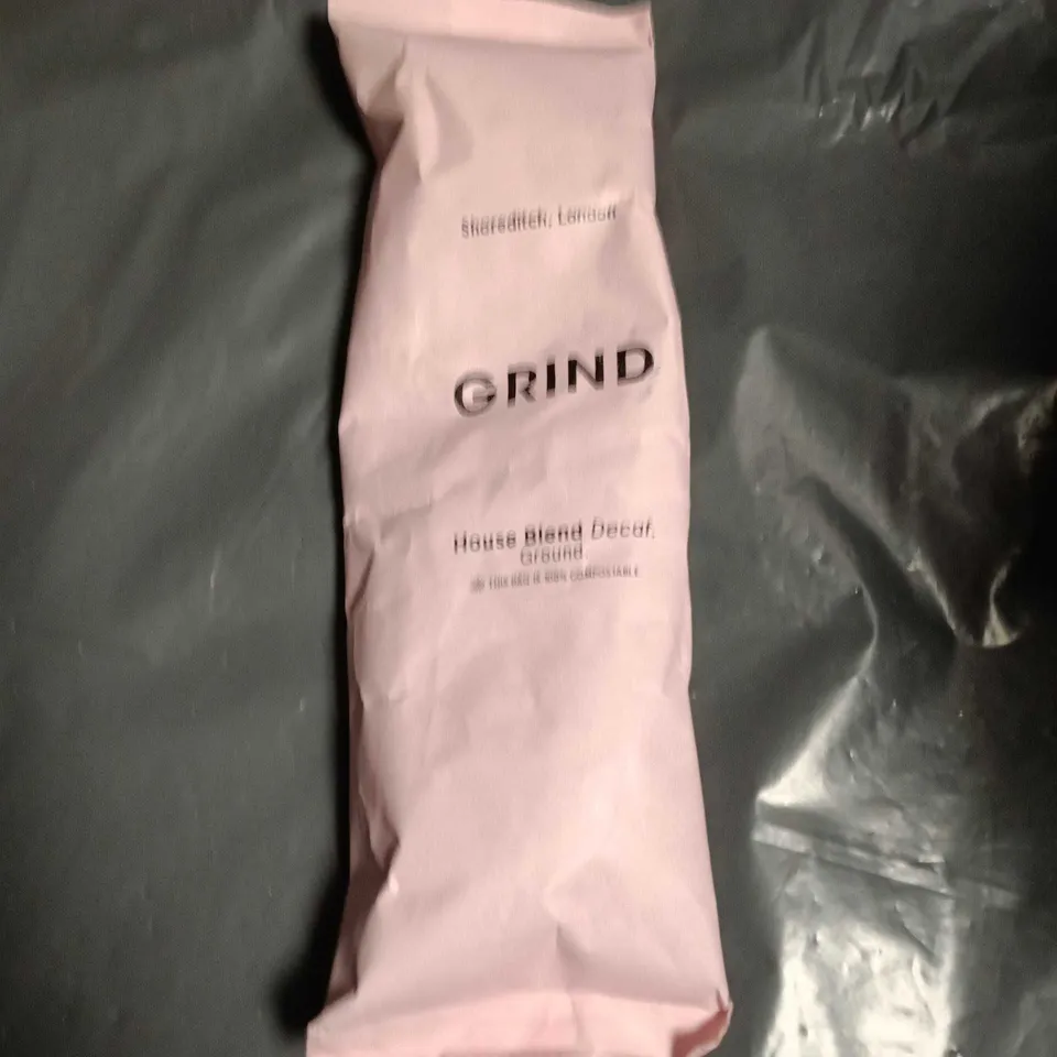 APPROXIMATELY 18 ASSORTED FOOD AND DRINK ITEMS INCLUDING ARTISAN LOKUM TURKISH DELIGHT , GRIND LONG BLEND COFFEE PODS AND GRIND COFFEE 