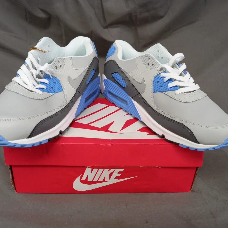 BOXED PAIR OF NIKE AIR MAX SHOES IN GREY/BLUE UK SIZE 10