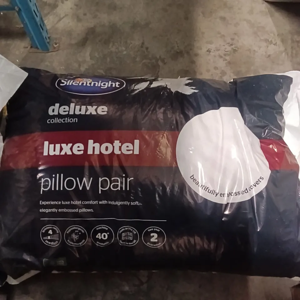 SILENTNIGHT PILLOW PAIR LUXE HOTEL 