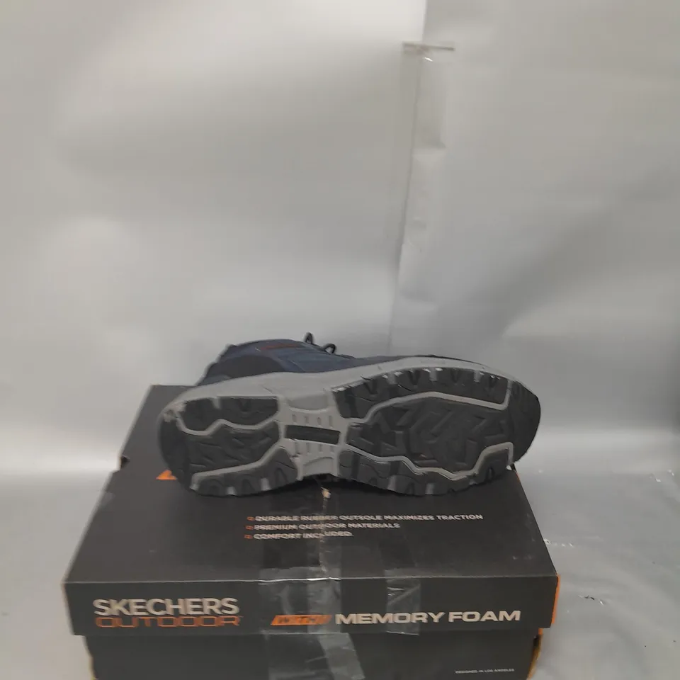 BOXED PAIR OF SKECHERS MENS LACE BOOTS IN NAVY - UK SIZE 10