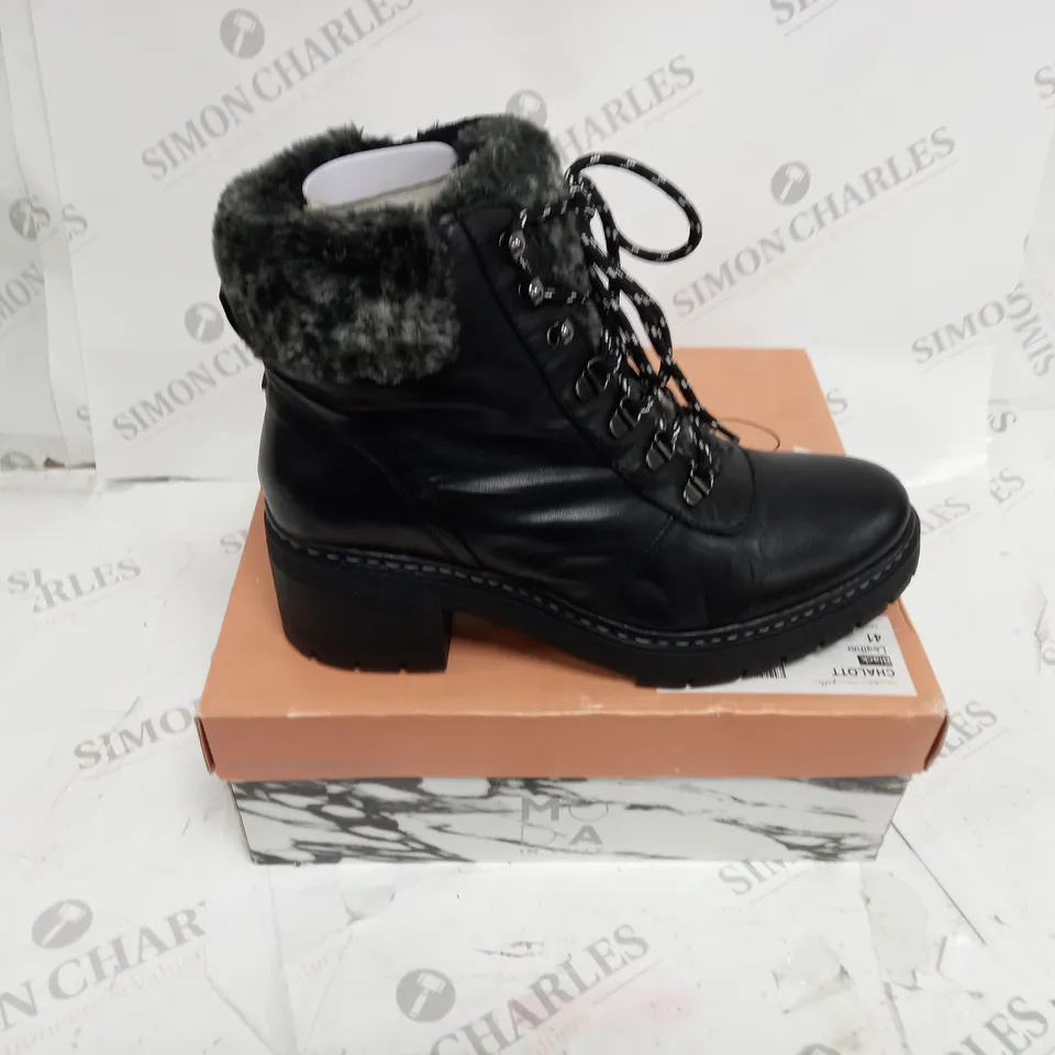MODA CHARCOAL FAUX FUR METAL LACED HIKER SIZE 8