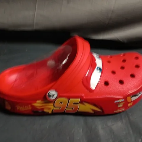 PAIR OFCROC RED LIGHTNING MCQUEEN CLOGS – SIZE M8 / W10