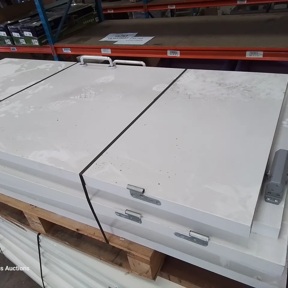 PALLET OF 7 FIRE DOORS