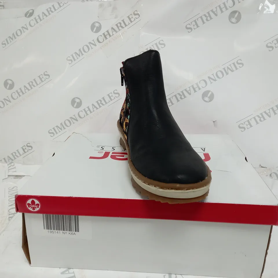 BOXED RIEKER CHELSEA BOOTS, NAVY - SIZE 6.5