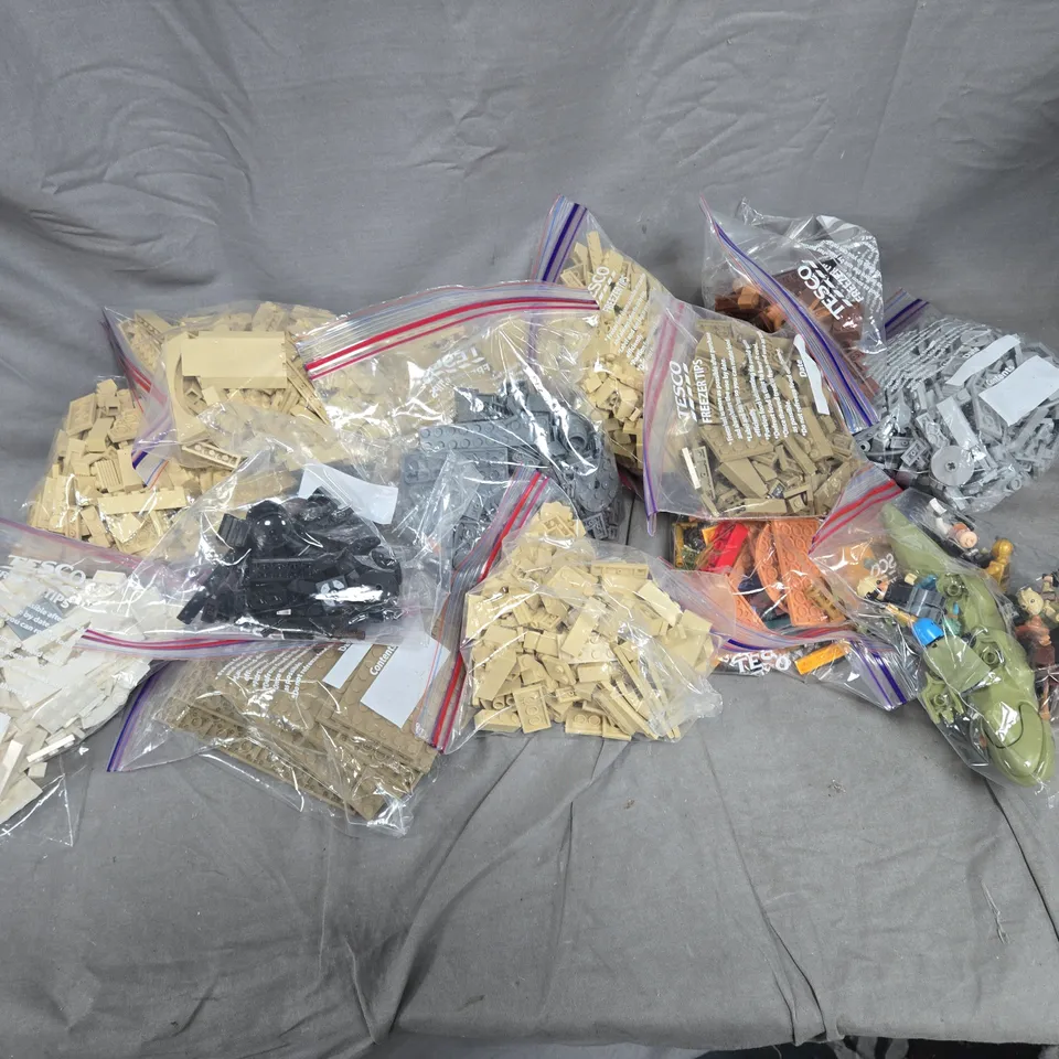 BOXED LEGO STAR WARS MOS EISLEY CANTINA - 75290