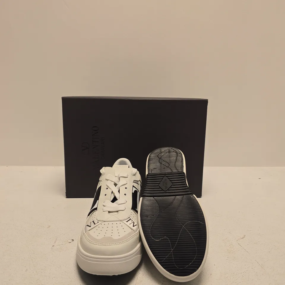 VALENTINO GARAVANI VLTN SNEAKERS – WHITE, PAIR SIZE EU 42