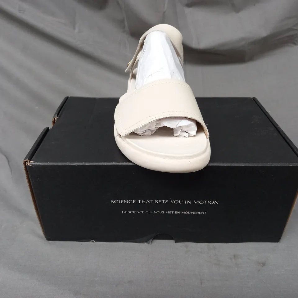 BOXED PAIR OF VIONIC SANDALS IN CREAM SIZE 5