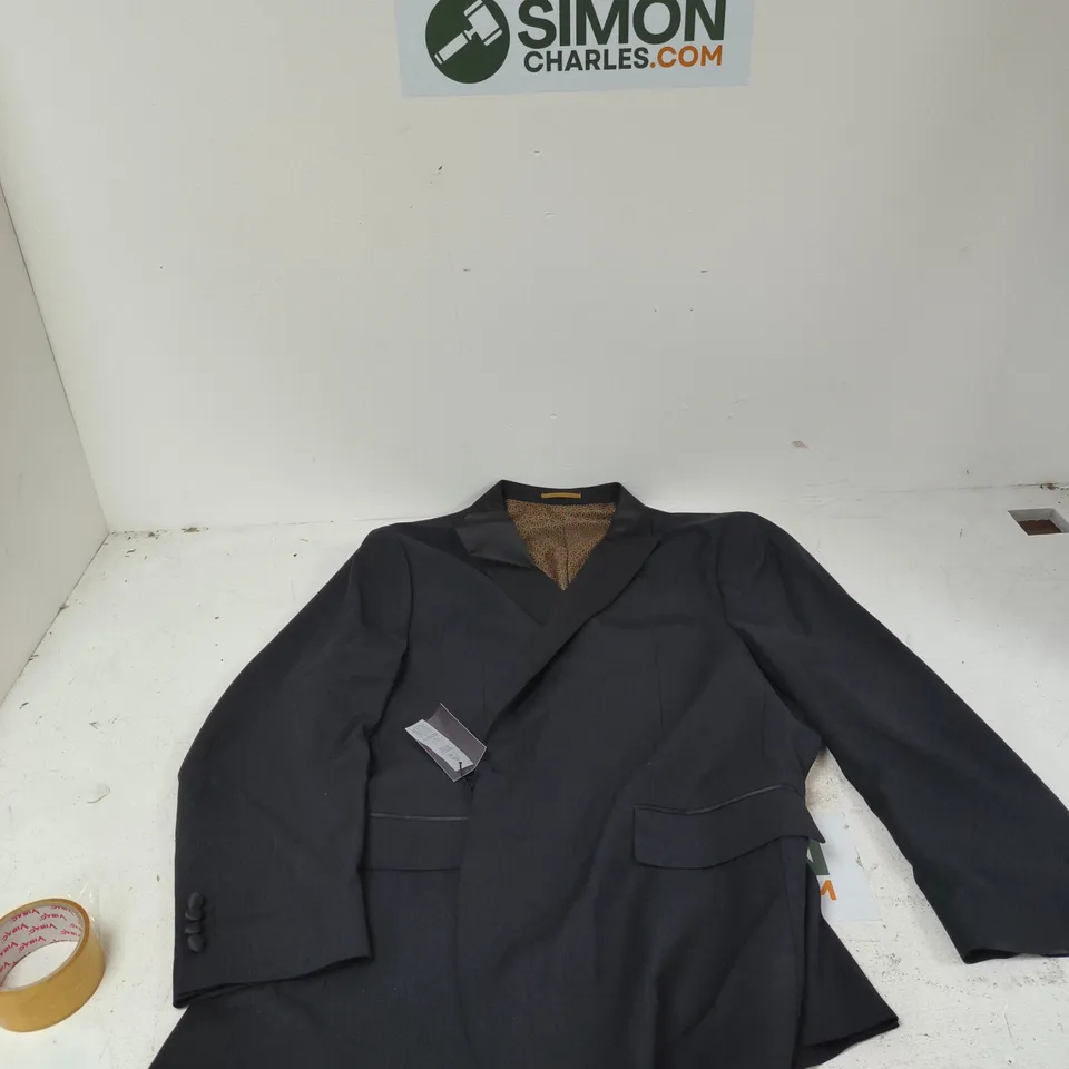 BOX OF APPROXIMATELY 20 ASSORTED CLOTHING ITEMS TO INCLUDE: JACAMO BLAZER