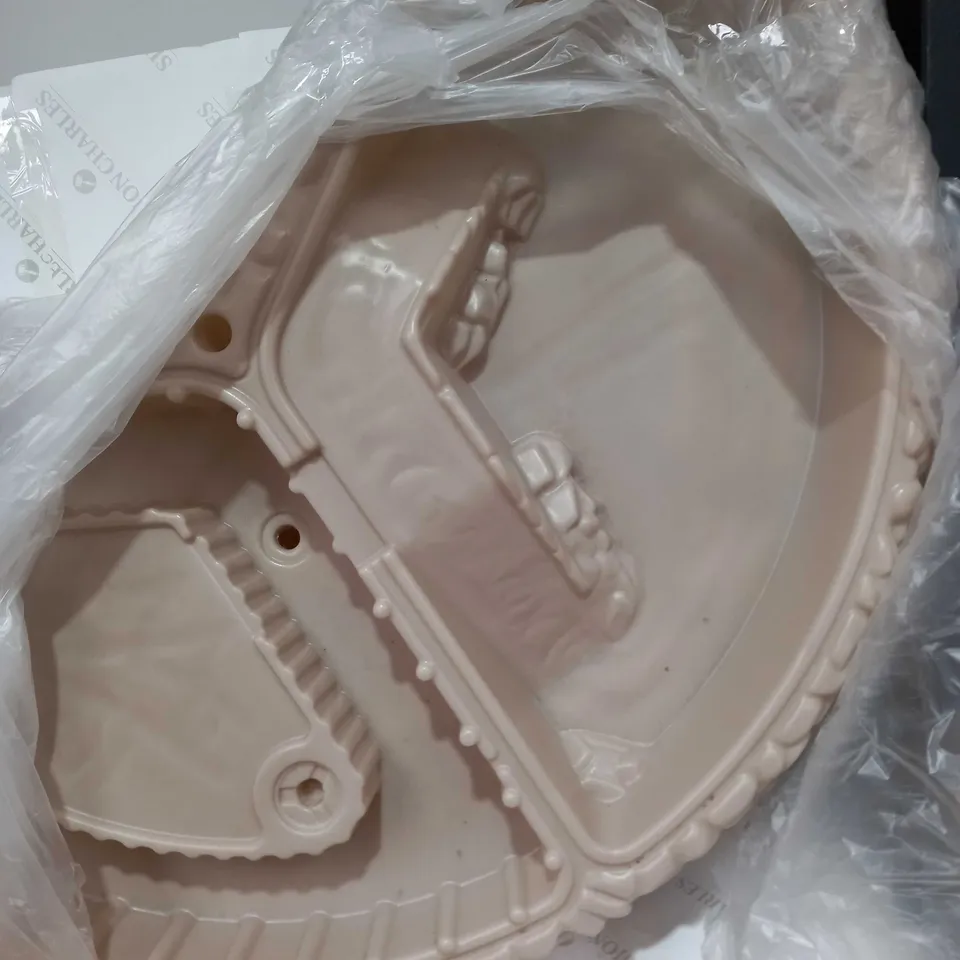 BOXED LITTLE TYKES BUILDERS BAY SAND AND WATER TABLE  RRP £174.99