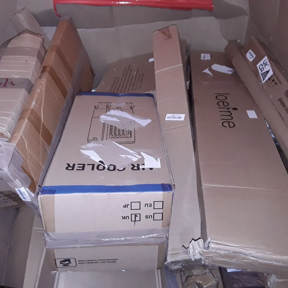 UNPROCESSED PALLET OF ASSORTED ITEMS TO INCLUDE OFFICE CHAIR, SIT/STAND WORKSTATION AND AIR COOLER