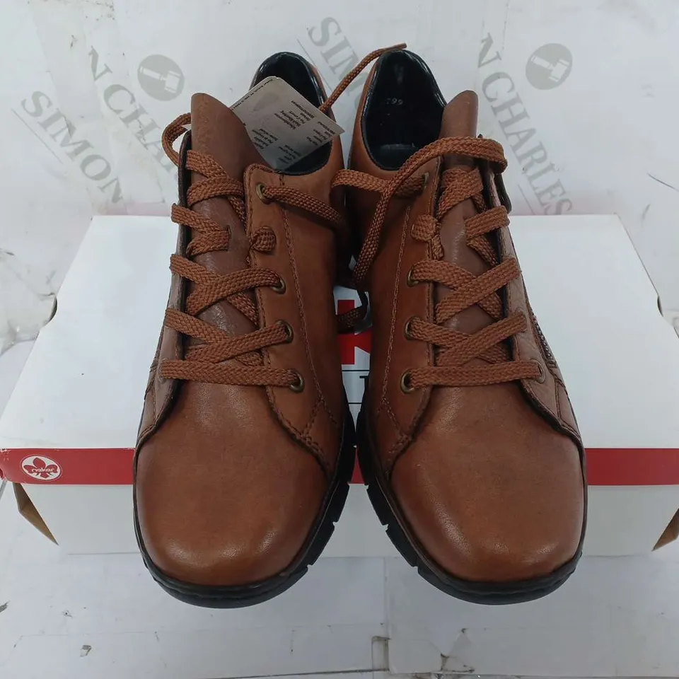 BOXED RIEKER ZIP SHOES IN BROWN - SIZE 40