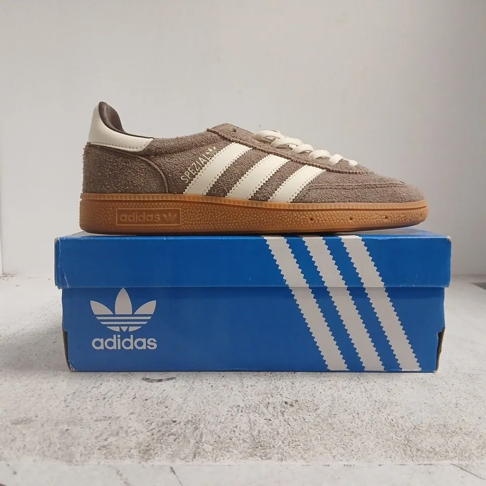 BOXED PAIR OF ADIDAS HANDBALL SPEZIAL TRAINERS IN TAUPE SIZE UK 7