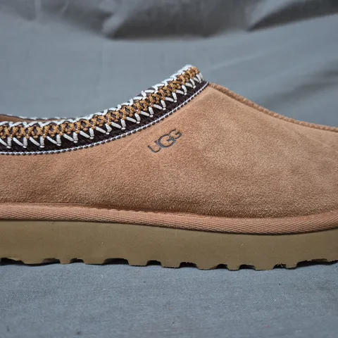 BOXED PAIR OF UGG TASMAN SHOES IN TAN SUEDE UK SIZE 5