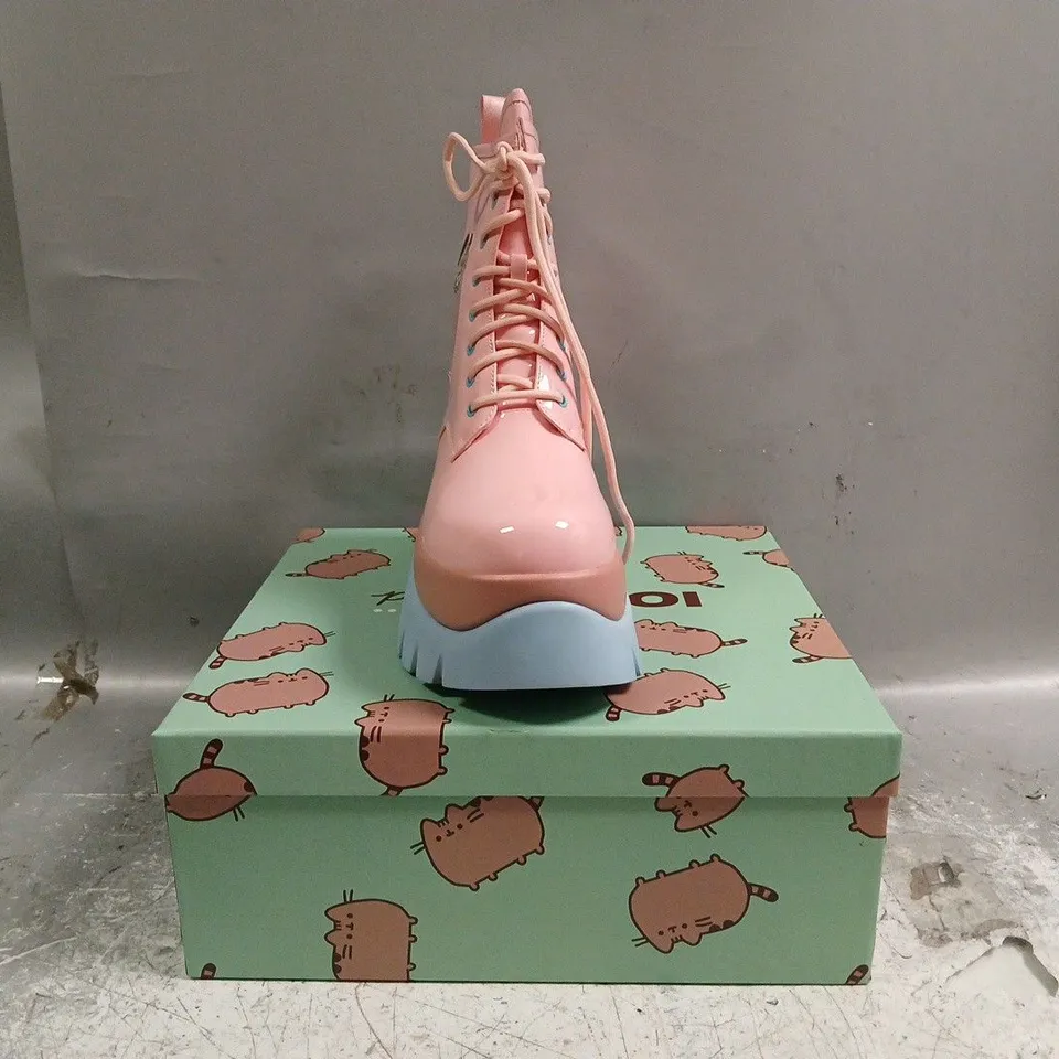 BOXED PAIR OF KOI PUSHEEN DOUGHNUTS PASTEL PATENT BOOTS IN PINK SIZE UK 4