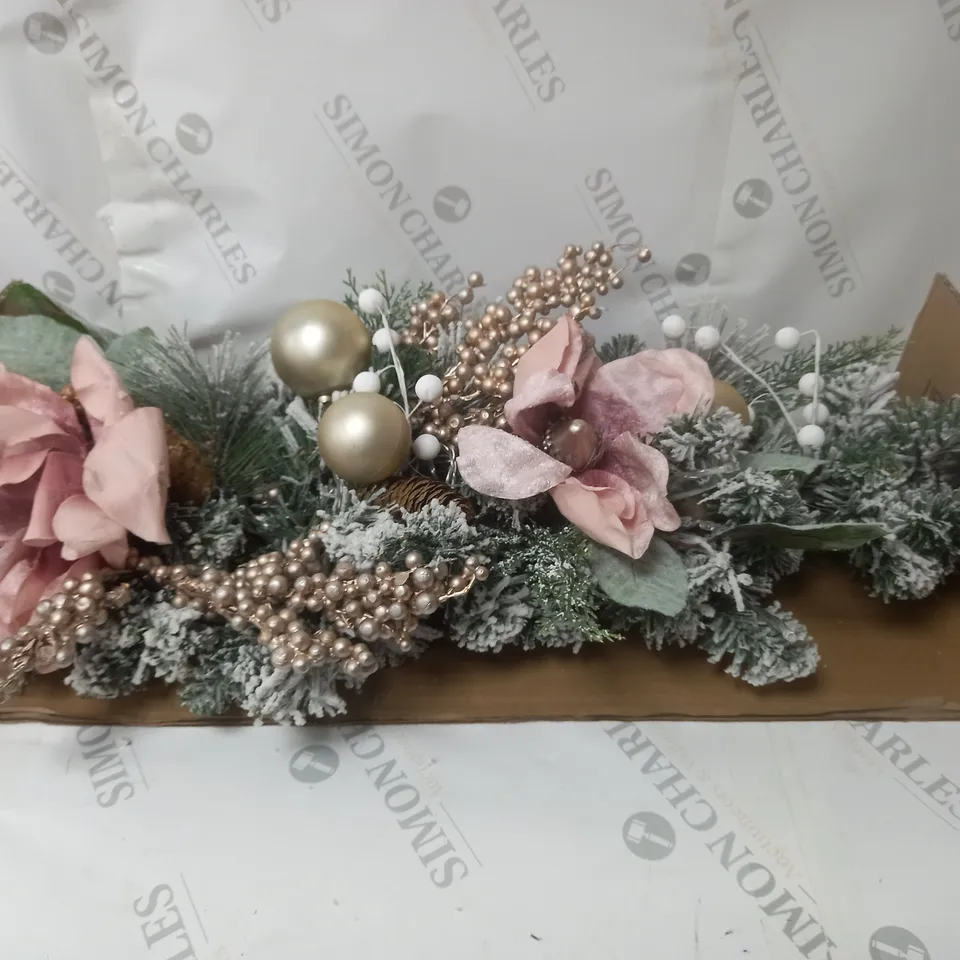 FROSTED ROSE PRE-LIT TEARDROP CHRISTMAS WREATH RRP £25