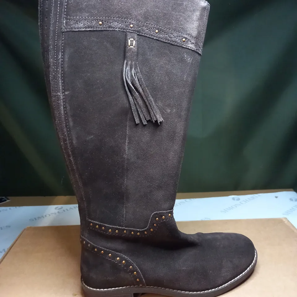 JOE BROWNS STUDDED BOOTS SIZE 4