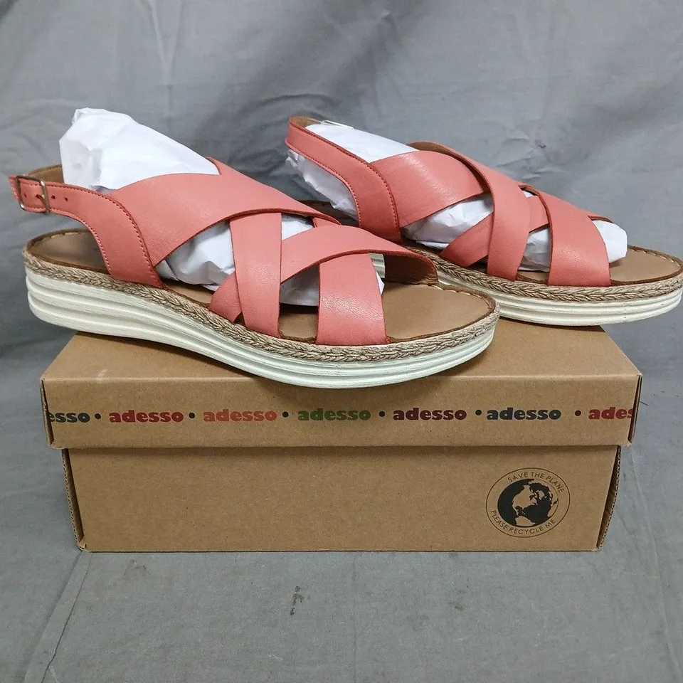 BOXED PAIR OF ADESSO OPEN TOE SANDALS IN PINK SIZE 7
