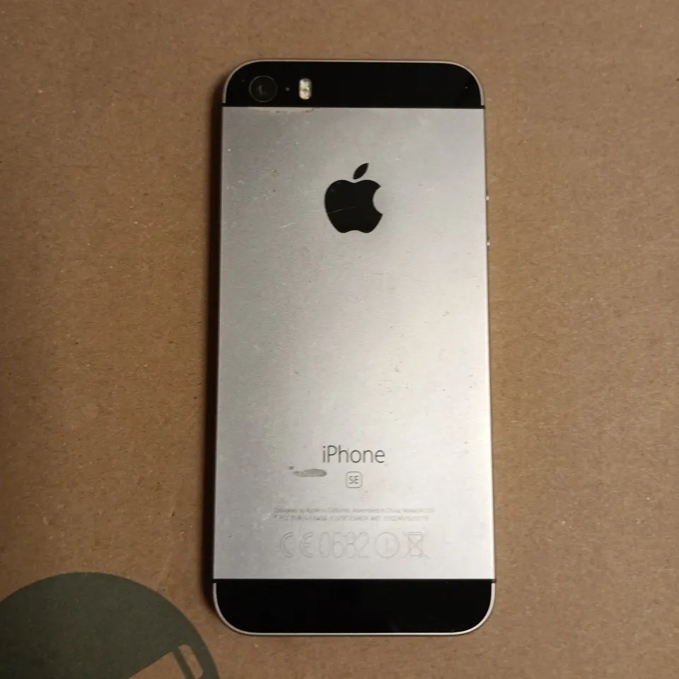 APPLE IPHONE SE A1723