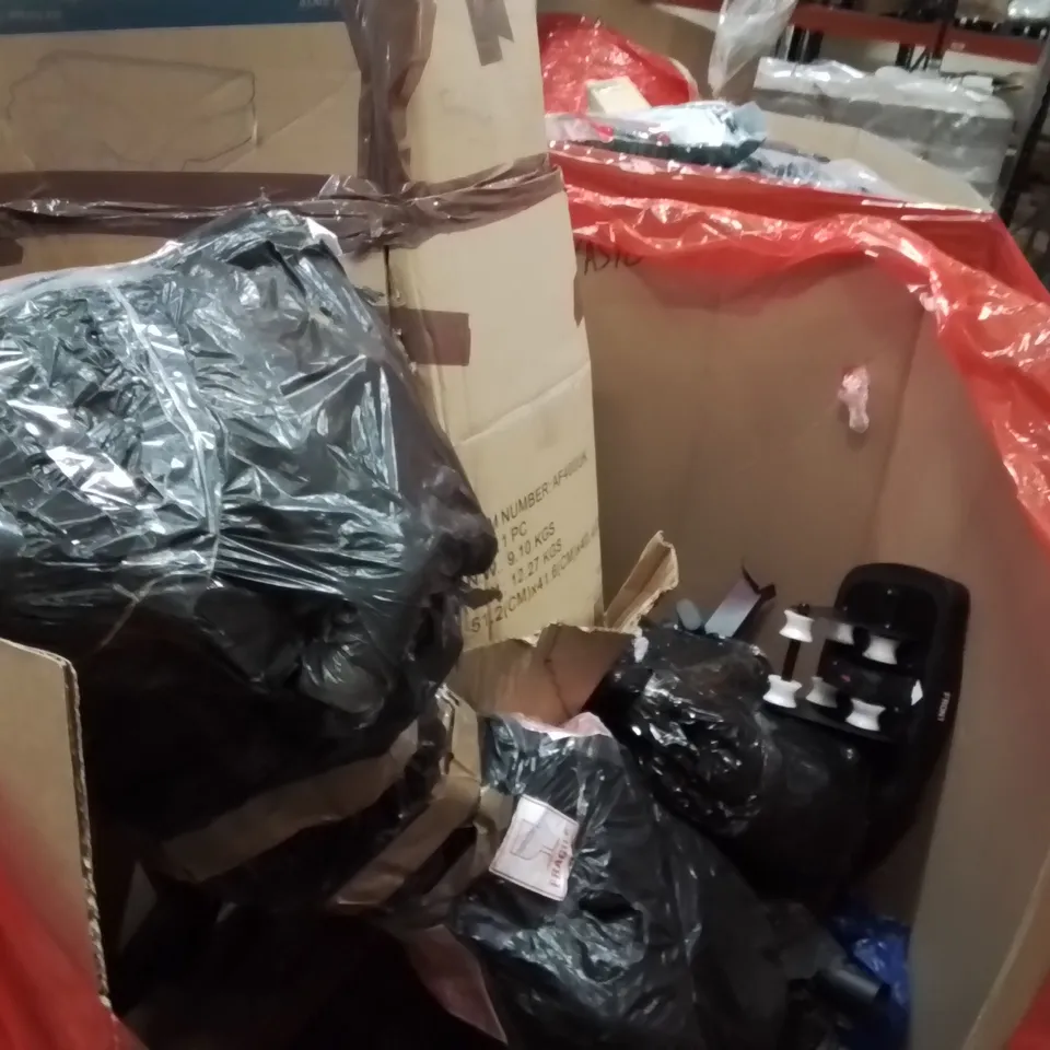 PALLET OF ASSORTED HOUSEHOLD GOODS AND PRODUCTS TO INCLUDE;STEERING WHEEL LOCKING TOOL,STORAGE BOX,CEILING LIGHT