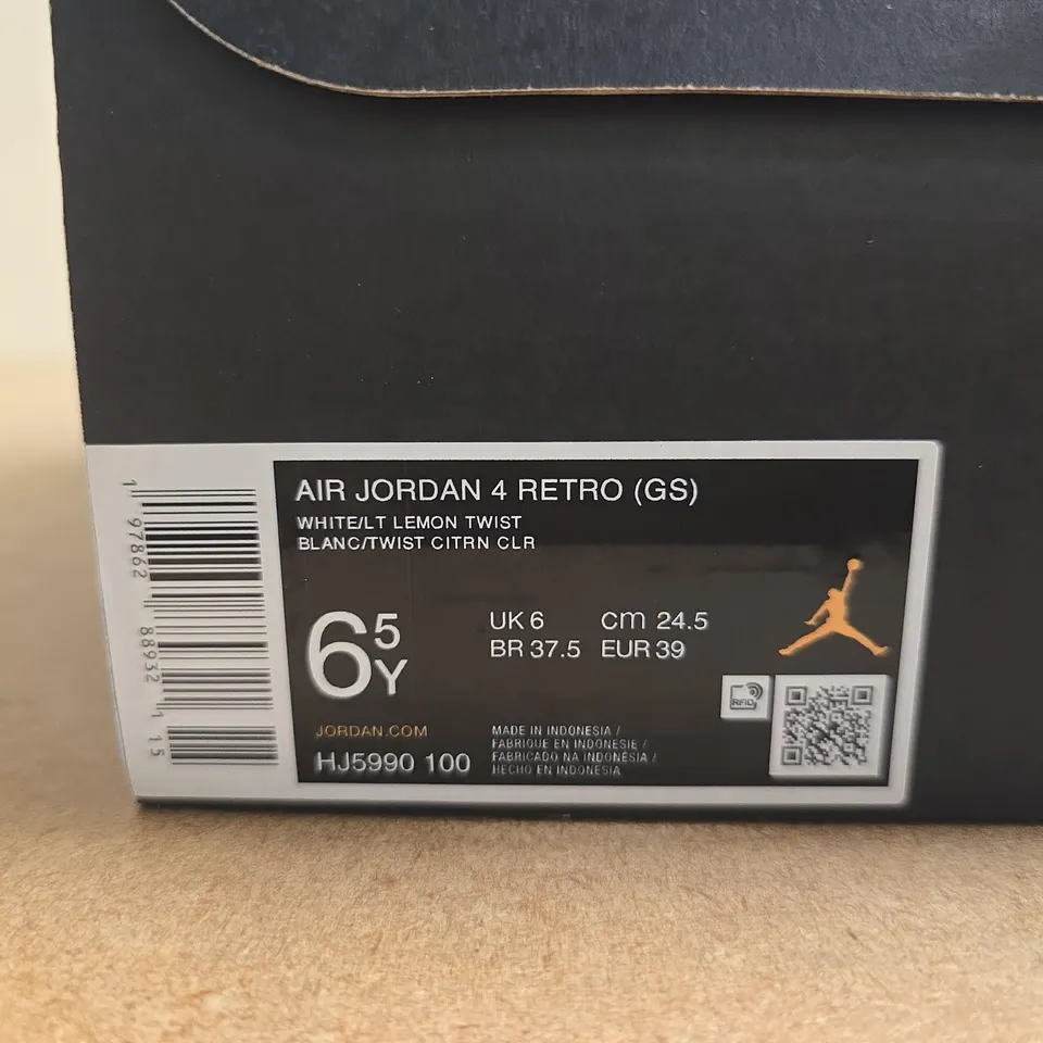BOXED PAIR OF AIR JORDAN 4 RETRO GS – WHITE/LEMON TWIST, UK 6 YOUTH (SIZE 6Y)