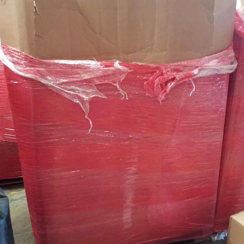 PALLET CONTAINING ASSORTED PRODUCTS INCLUDING CAT LITTER BOX, BABY CHANGING PAD, SLEEPING BAG, DANCING CHALLENGE PLAYMAT & ROLLER BLIND 