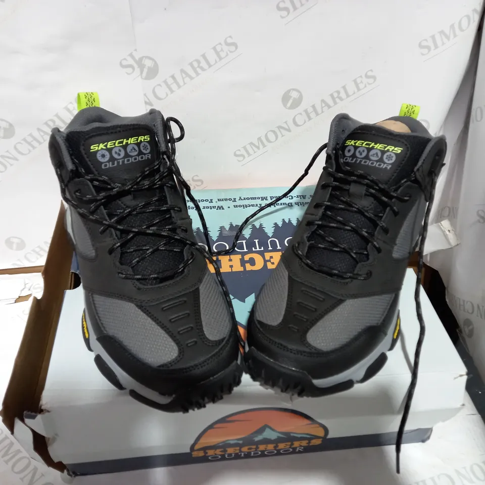 BOXED PAIR OF SKETCHERS MENS HIGH TOPS - SIZE 10