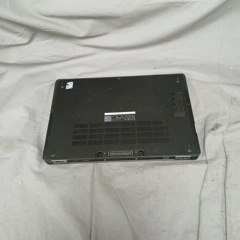 DELL LATITUDE E5470 LAPTOP – I5-6440HQ, 8GB RAM, 256GB SSD, 14" DISPLAY