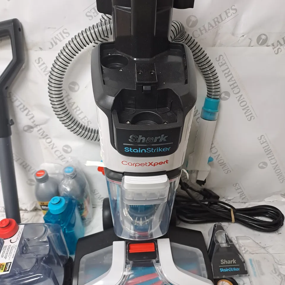 SHARK CARPET XPERT DEEP CARPET CLEANER & BUILT IN STAIN STRIKER EX200UK - COLLECTION ONLY