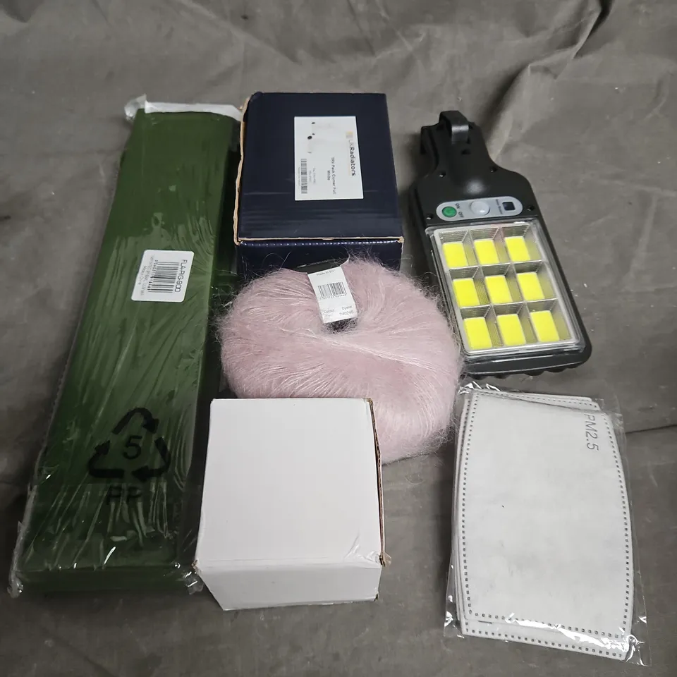 APPROXIMATELY 10 ASSORTED HOUSEHOLD ITEMS TOO INCLUDE FLASHLIGHTS , WOOL , ETC 