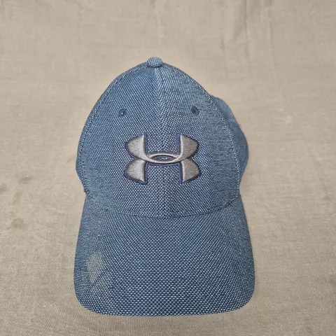 UNDER ARMOUR FITTED CAP