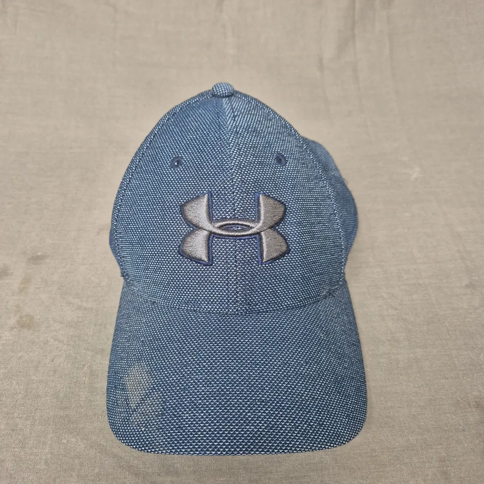 UNDER ARMOUR FITTED CAP