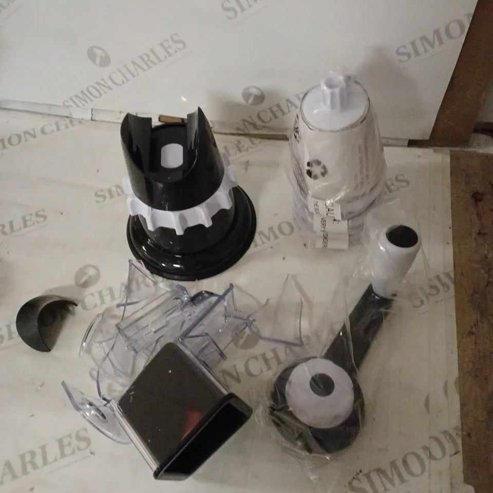 COOKS ESSENTIALS GRATRER AND SLICER