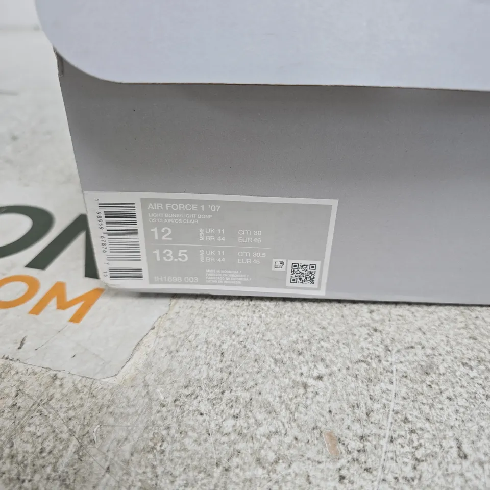 NIKE AIR FORCE 1 TRAINERS UK 11 BOXED