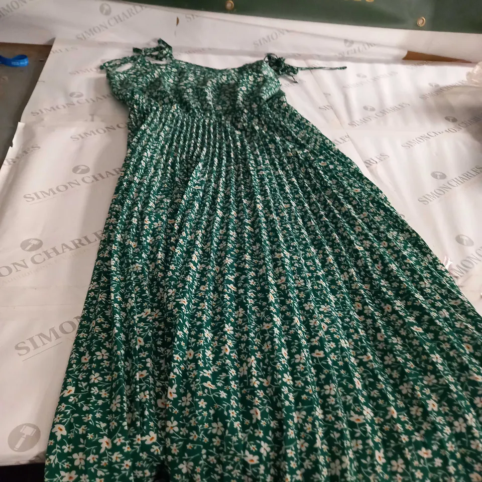 GREEN/WHITE FLOWER STYLE STRAP FRIL DRESS