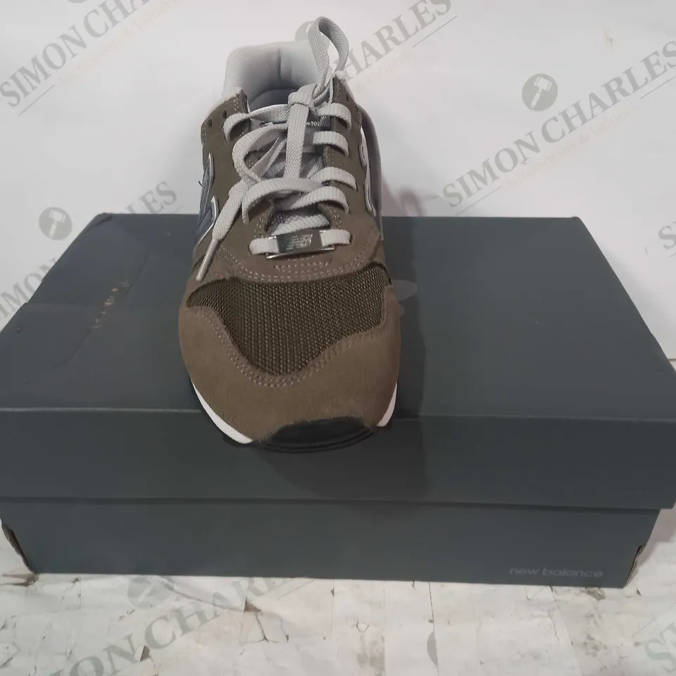 BOXED PAIR OF NEW BALANCE 373 TRAINERS IN OLIVE GREEN UK SIZE 10