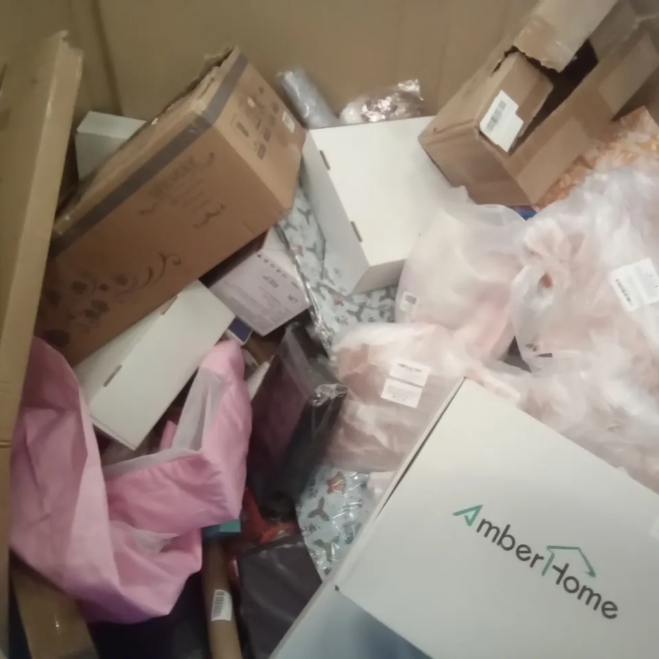 PALLET OF ASSORTED ITEMS INCLUDING NESTING COFFEE TABLE, ACCSTORE NON-WOVEN FABRIC WARDROBE, PUMBLER PET CRATE, TATKRAFT FOLDABLE BED RAIL, SAFE MANDOLINE SLICER