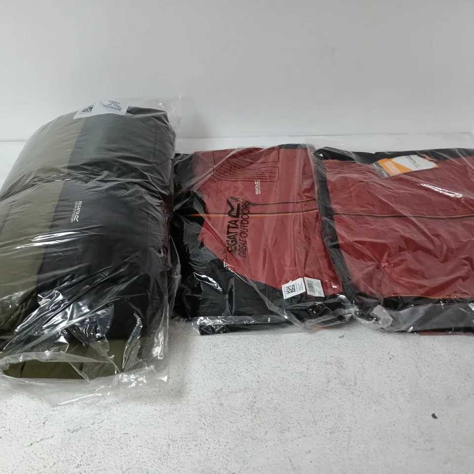 APPROXIMATELY 40 ASSORTED BRAND NEW REGATTA CLOTHING ITEMS IN VARIOUS SIZES, STYLES & COLOURS TO INCLUDE PRO HYBRID JACKET, ALDTHORN JACKET, ETC