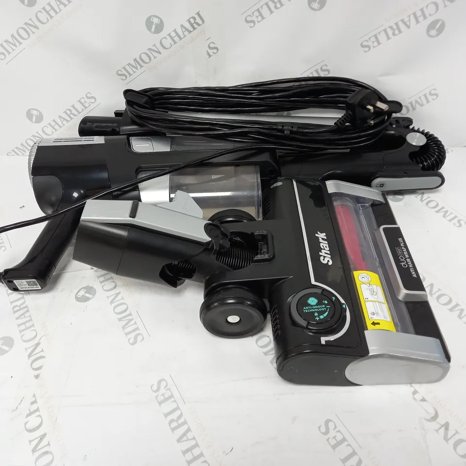 SHARK STRATOS ANTI HAIR WRAP PET PRO VACUUM CLEANER HZ3000UKT