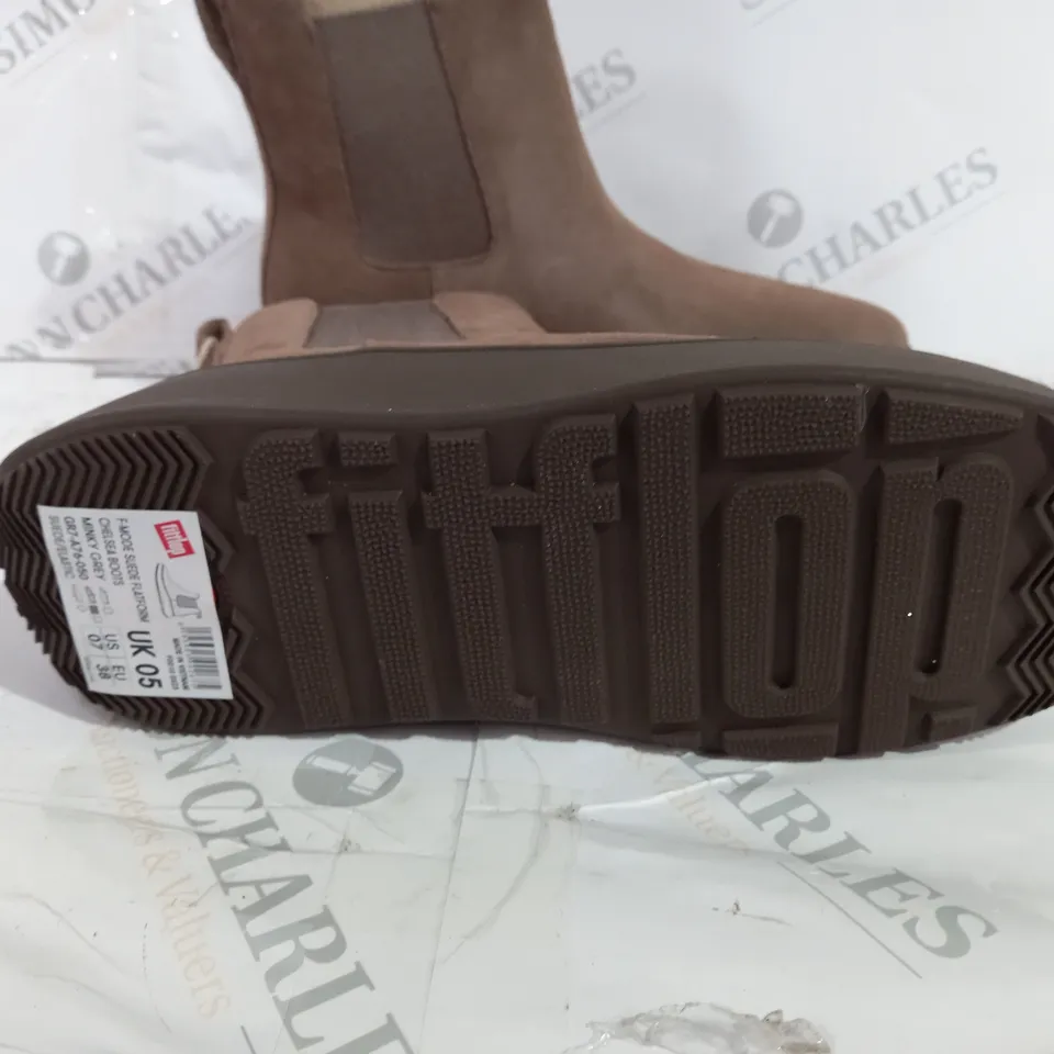 FITFLOP SUEDE FLATFORM CHELSEA BOOTS SIZE 5
