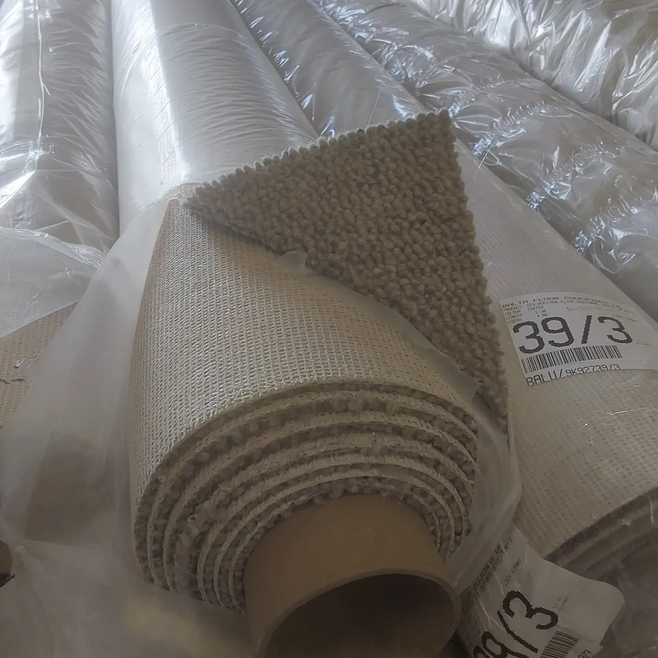 ROLL OF QUALITY CORSA AB ASH GREY CARPET // SIZE: APPROX 5 X 4.2m