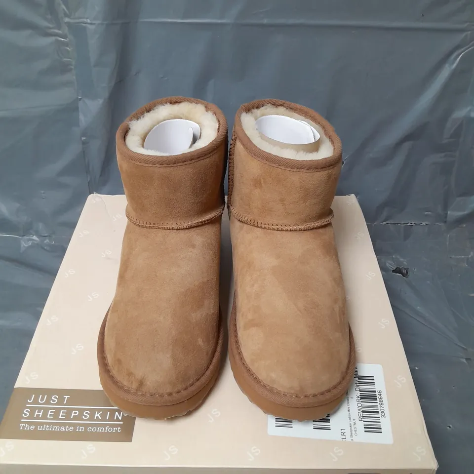 JUST SHEEPSKIN LADIES MINI CLASSIC SHEEPSKIN BOOT - CHESTNUT SIZE 6 