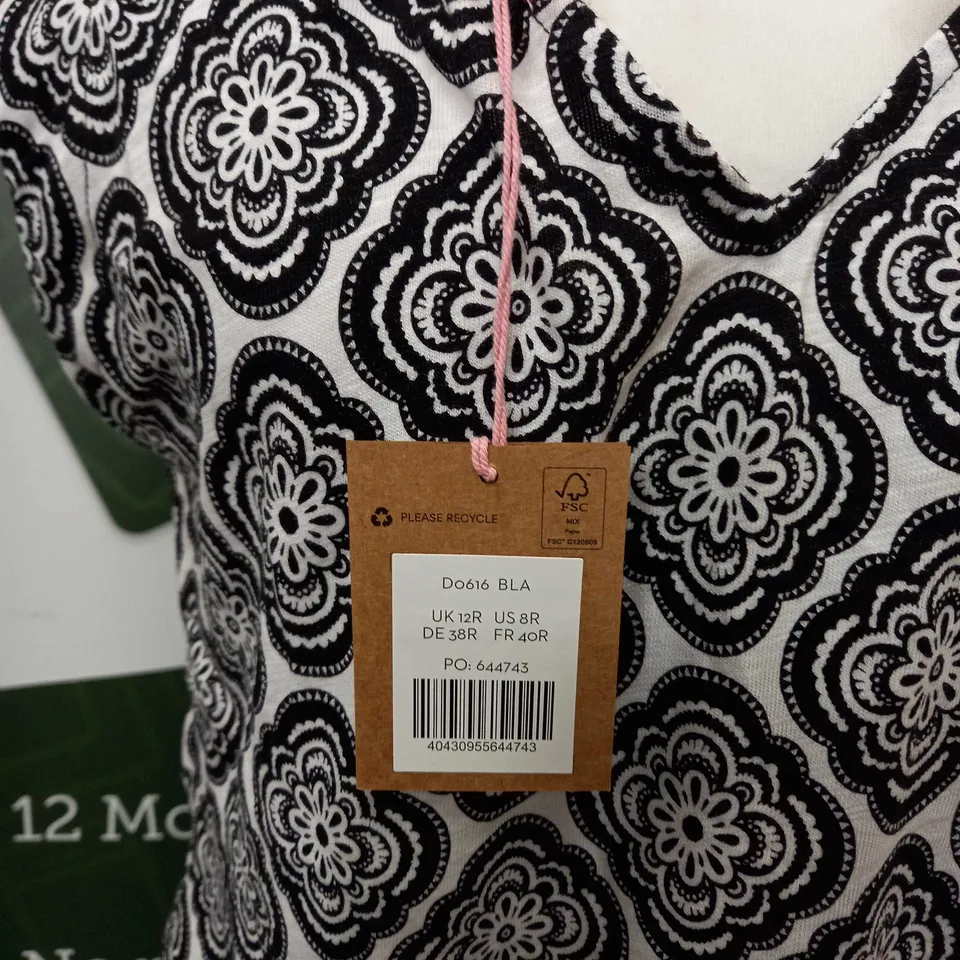 BOWDEN PATTERNED V NECK DRESS BLACK - SIZE 12