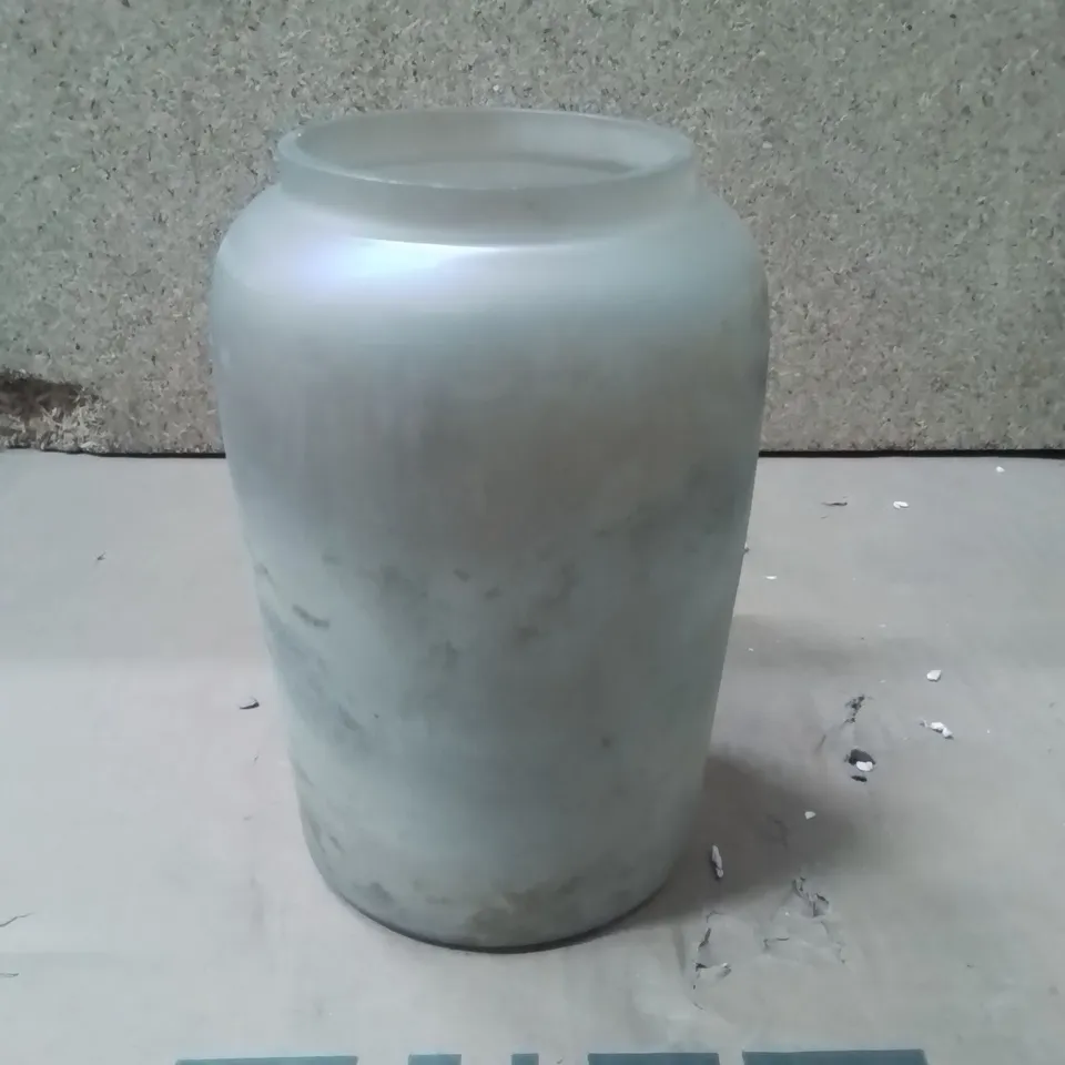 BOXED HESTIA DECORATIVE VASE