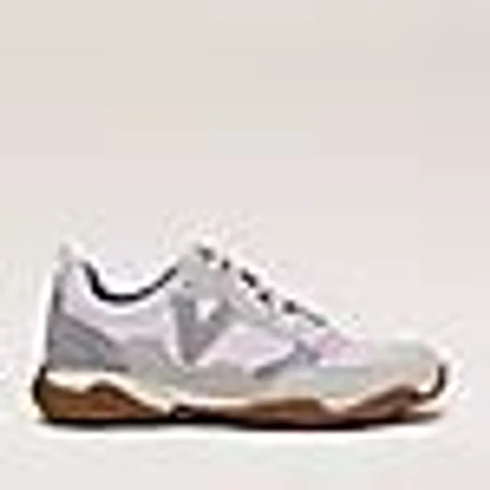 BOXED PAIR OF VIONIC SLIM GLIDE TRAINERS - GREY - UK SIZE 5