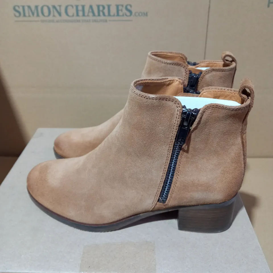 CLARKS MILA SKY - TAN SUEDE - UK 3