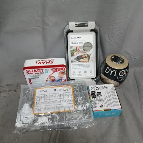 APPROXIMATELY 15 ASSORTED HOUSEHOLD ITEMS TO INCLUDE LAKELAND SINGLE PORTION BAKING TRAY, DYLON SANDY BEIGE, SCREW SET, ETC